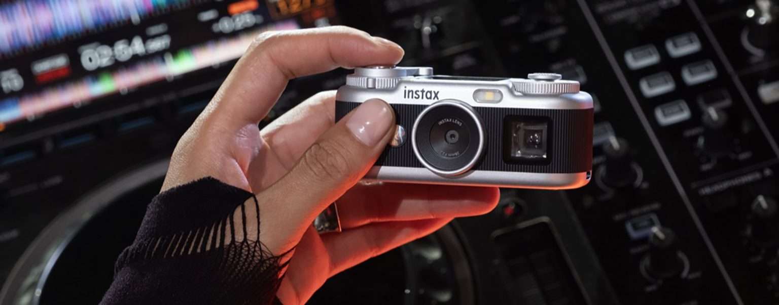 Anteprima: Fujifilm instax Pal 2, una fotocamera digitale vecchio stile