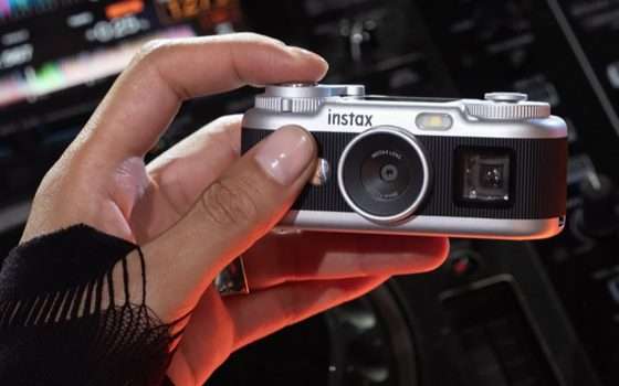 Fujifilm instax Pal 2, una fotocamera digitale vecchio stile