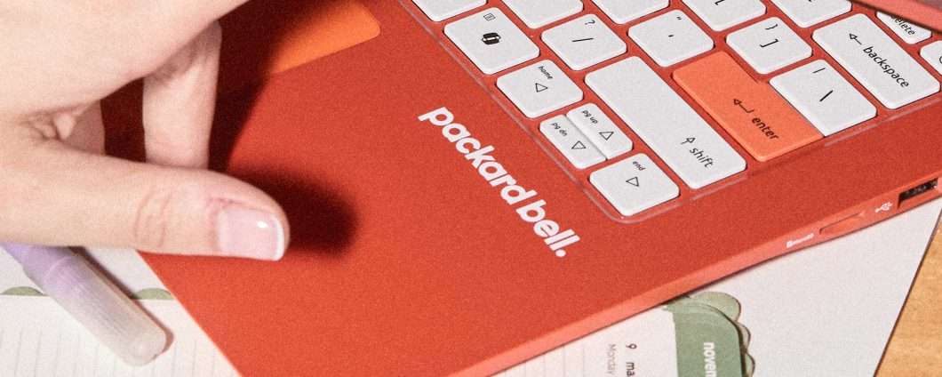 Packard Bell torna con nuovi laptop, giradischi e gadget