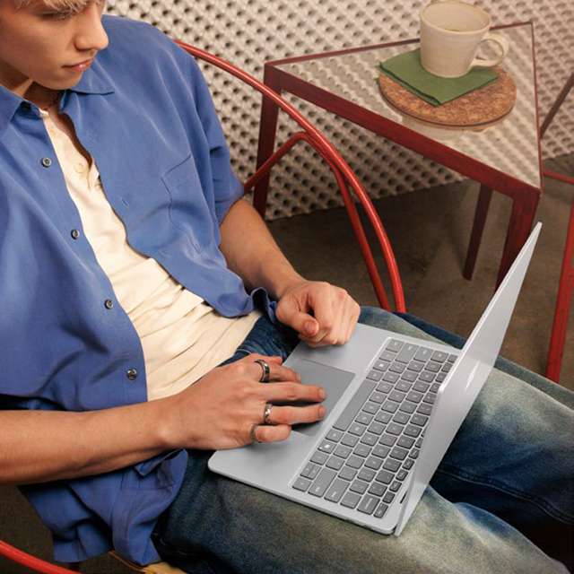 Il design del nuovo Surface Laptop da 13 pollici