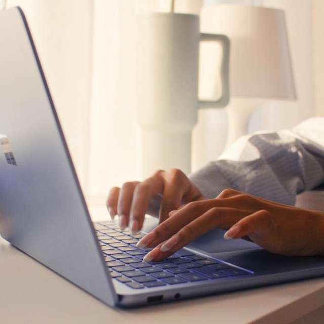 Il design del nuovo Surface Laptop da 13 pollici