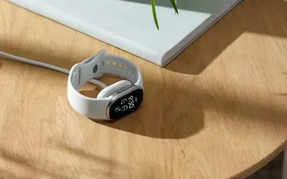 Google Fitbit Edge: nuovo fitness tracker con schermo