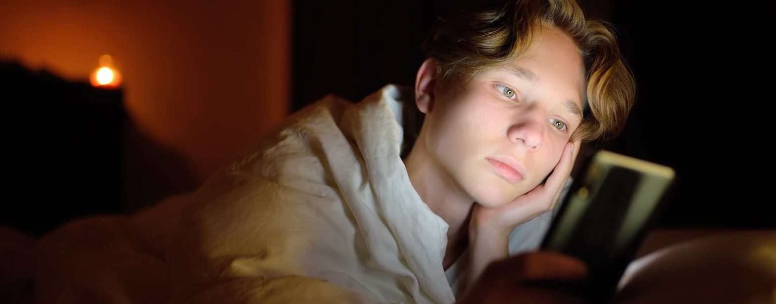 Anteprima: Video brevi alterano la percezione del futuro negli adolescenti