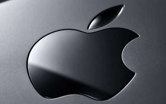 MacBook Pro OLED touch con nuova cerniera e design più sottile