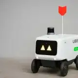 Blocca un robot per le consegne per protesa contro l'automazione