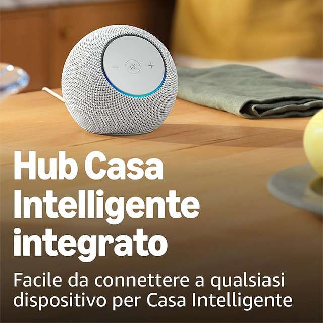 Lo smart speaker Echo Dot Max con Alexa