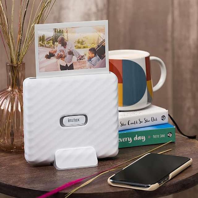 La stampante portatile Fujifilm instax Link WIDE