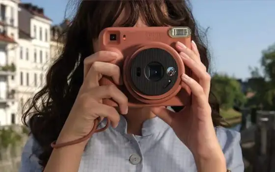 Fujifilm instax SQUARE 2 è la nuova istantanea con filtri integrati