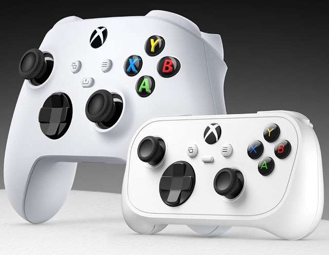 Il controller tradizionale di XBOX e il nuovo XBOX Nano Controller